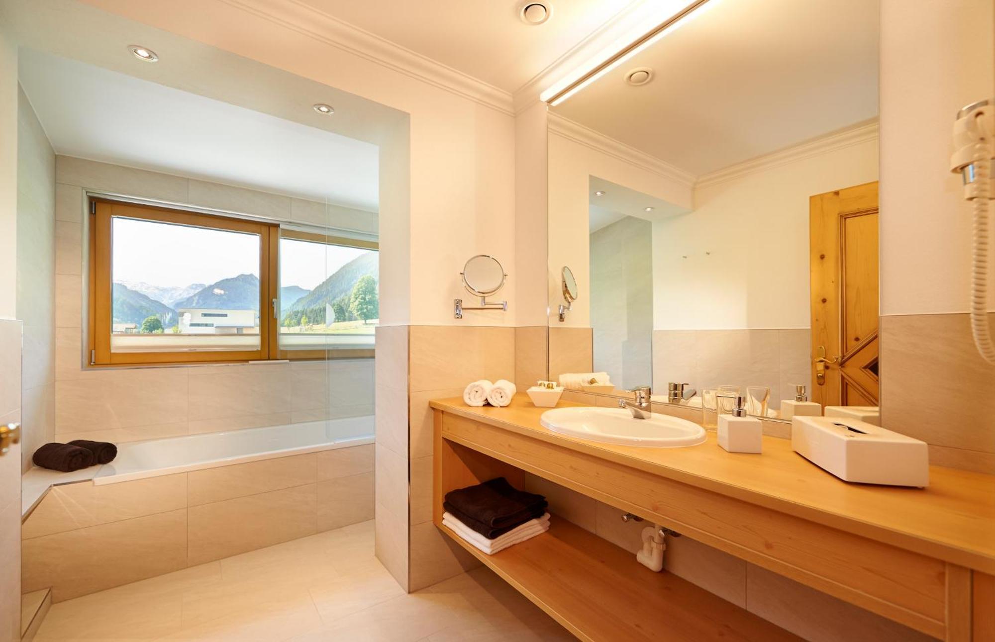 Hotel Waidmannsheil Флахау Номер фото